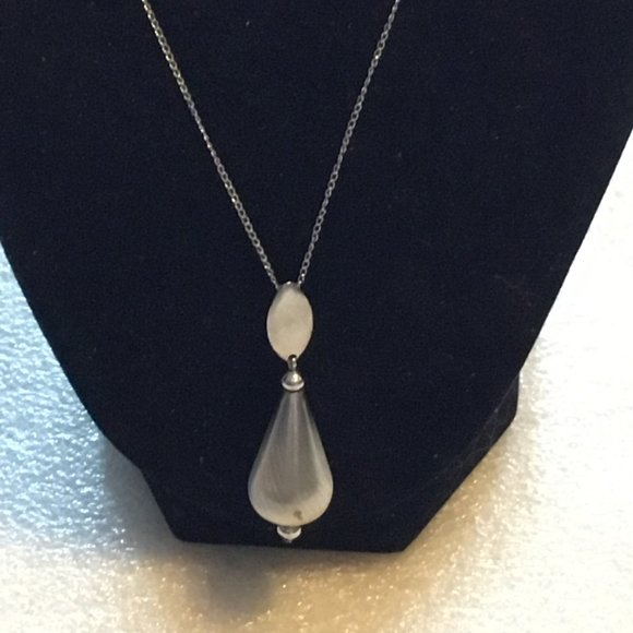 Sarah Coventry necklace w/ swirling pendant - Picture 2 of 12